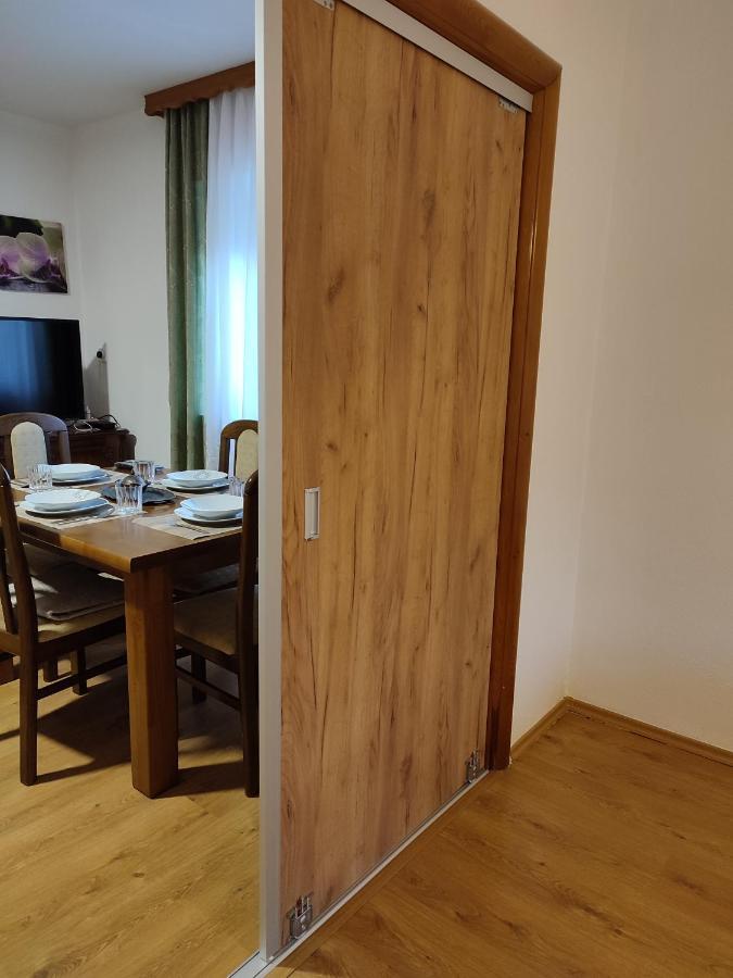 Apartman Adna Kulen Vakuf Zewnętrze zdjęcie