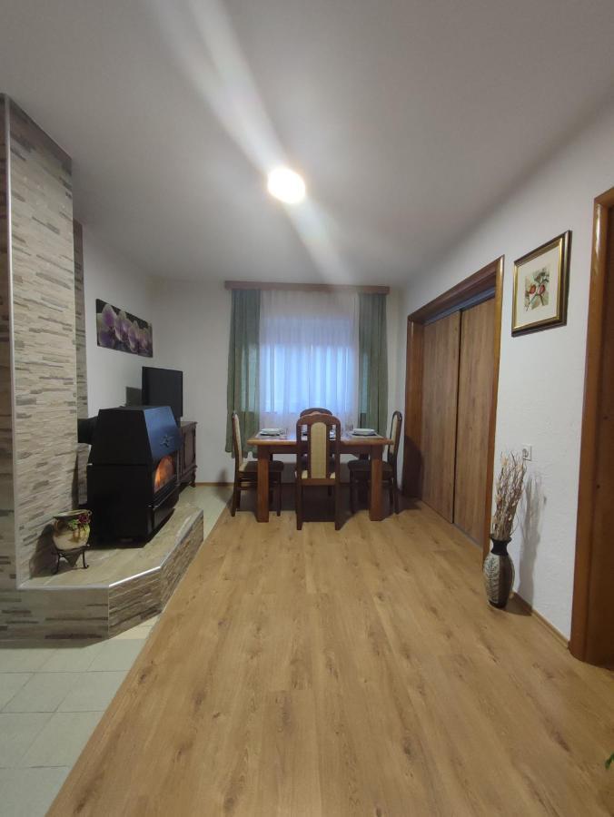 Apartman Adna Kulen Vakuf Zewnętrze zdjęcie