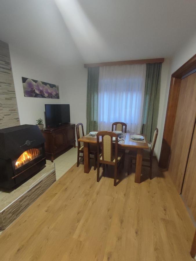 Apartman Adna Kulen Vakuf Zewnętrze zdjęcie