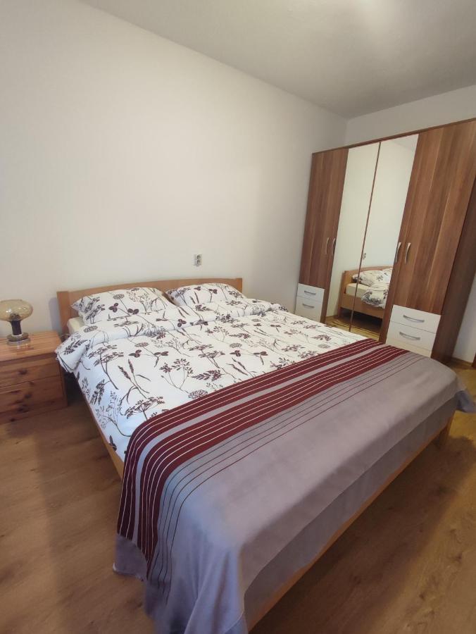 Apartman Adna Kulen Vakuf Zewnętrze zdjęcie