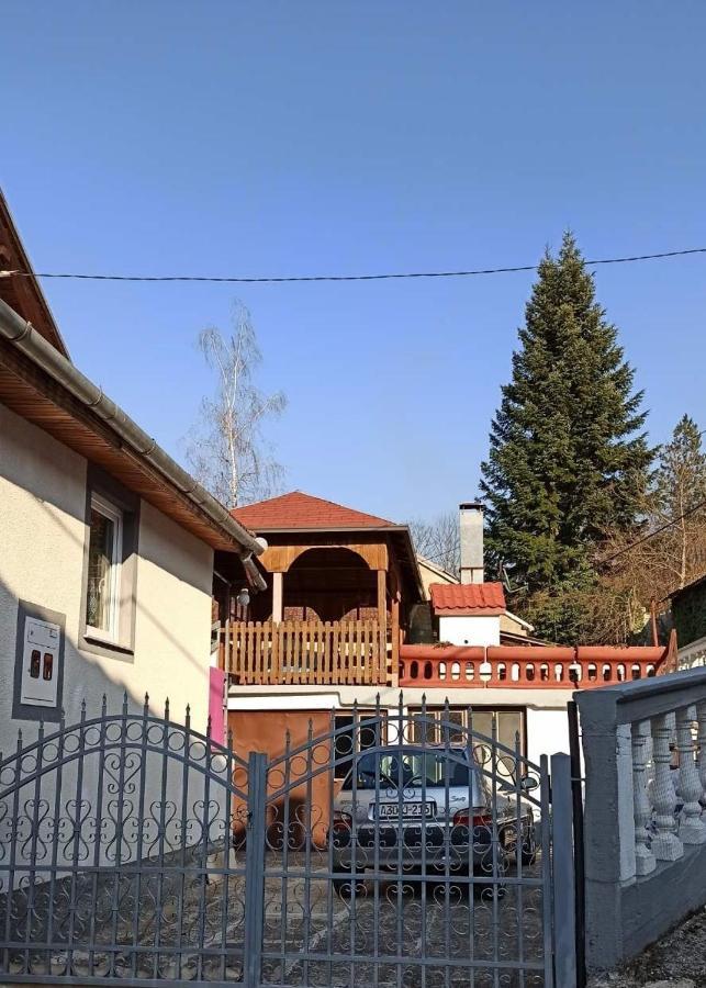 Apartman Adna Kulen Vakuf Zewnętrze zdjęcie