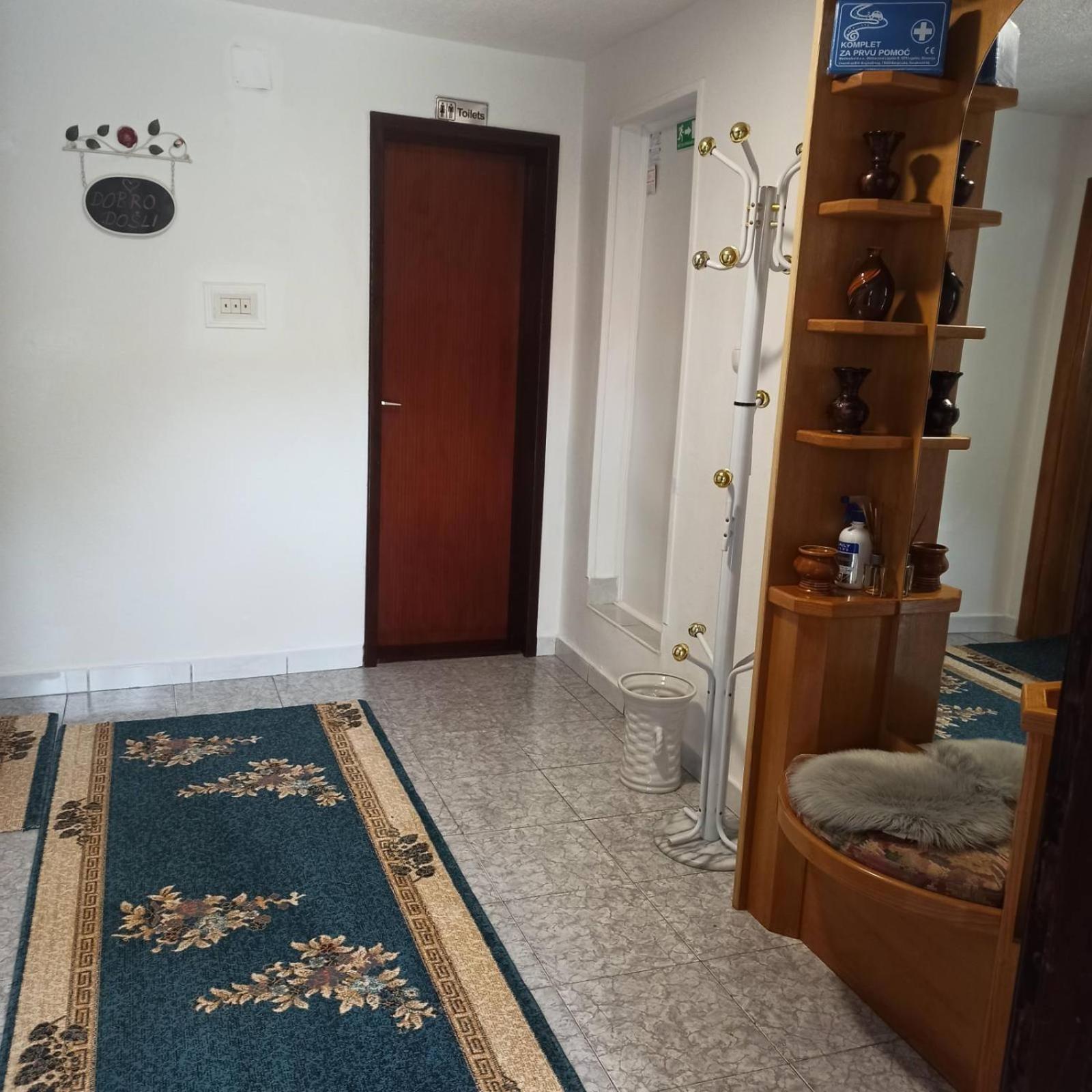 Apartman Adna Kulen Vakuf Zewnętrze zdjęcie