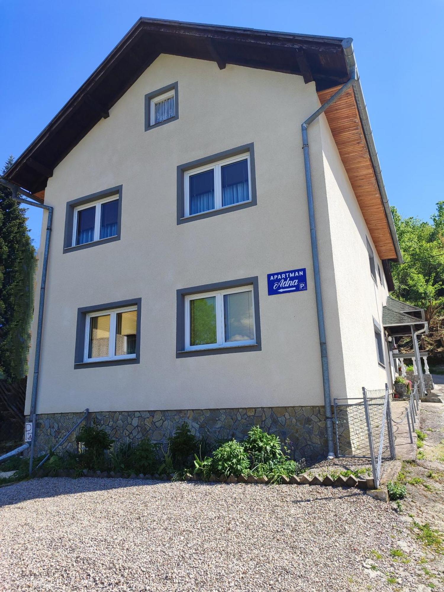 Apartman Adna Kulen Vakuf Zewnętrze zdjęcie